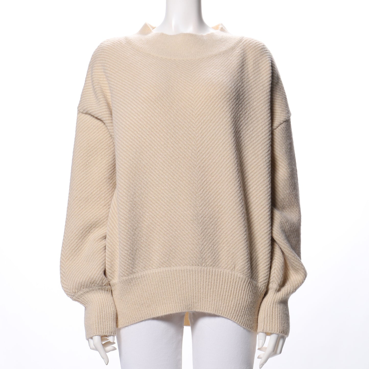 アンゴラ混ドロップショルダーニット