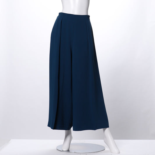 タック入りフレアパンツ