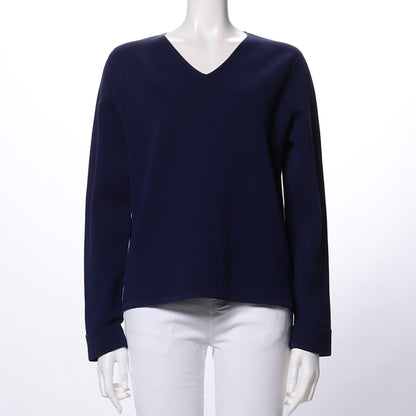 サイドスリット入りVネックニット