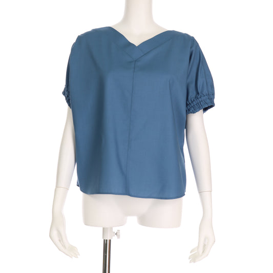 ゆったりシルエットVネックブラウス