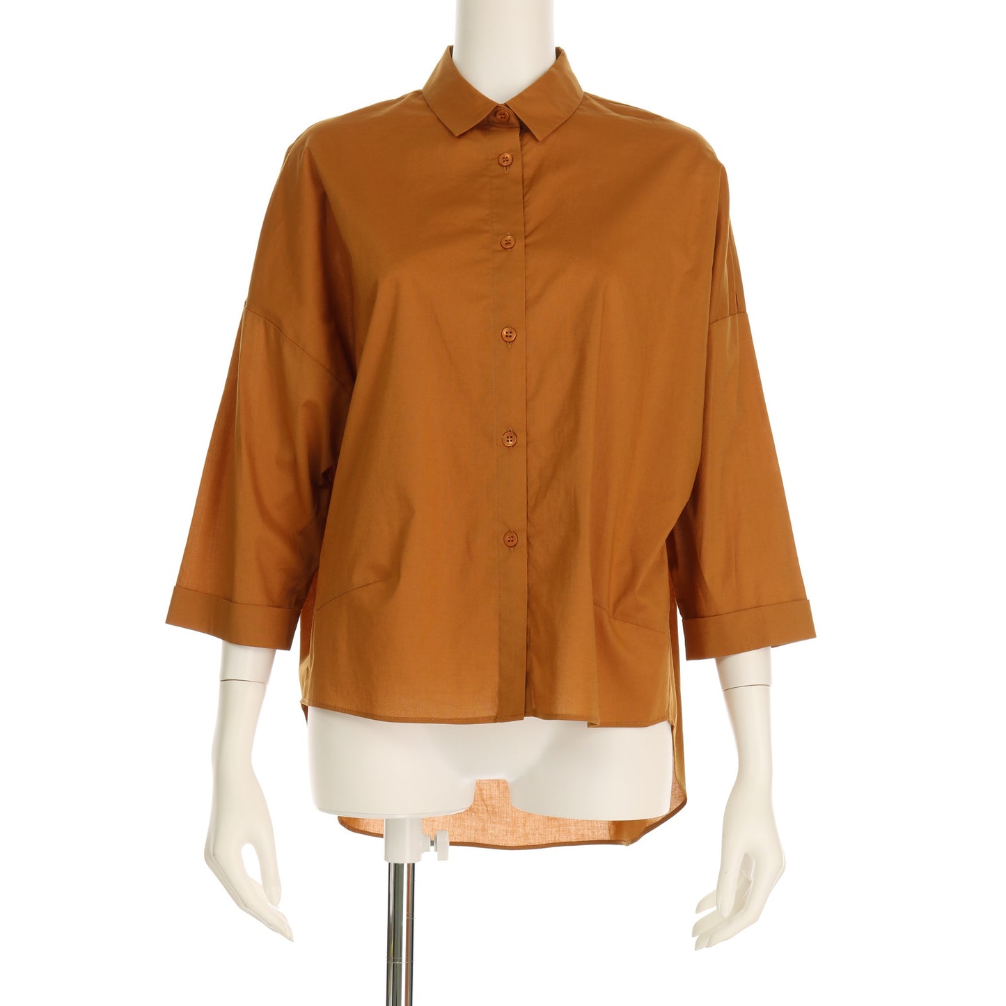 後ろ丈長めデザイン襟付きシャツ