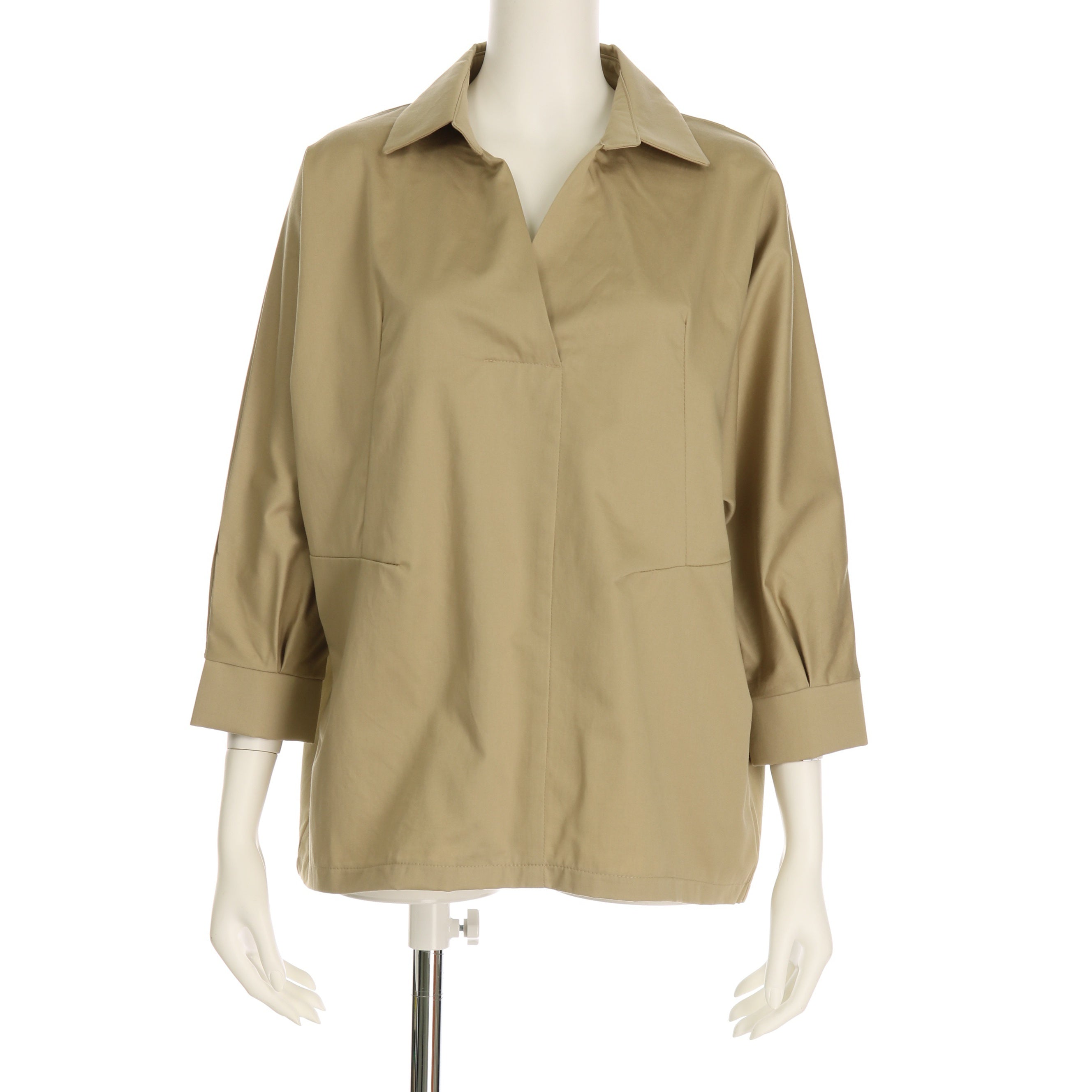 ざっくり開きＶネックシャツ