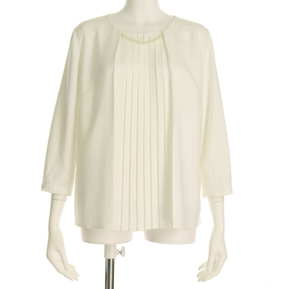 プリーツデザインパール付きブラウス