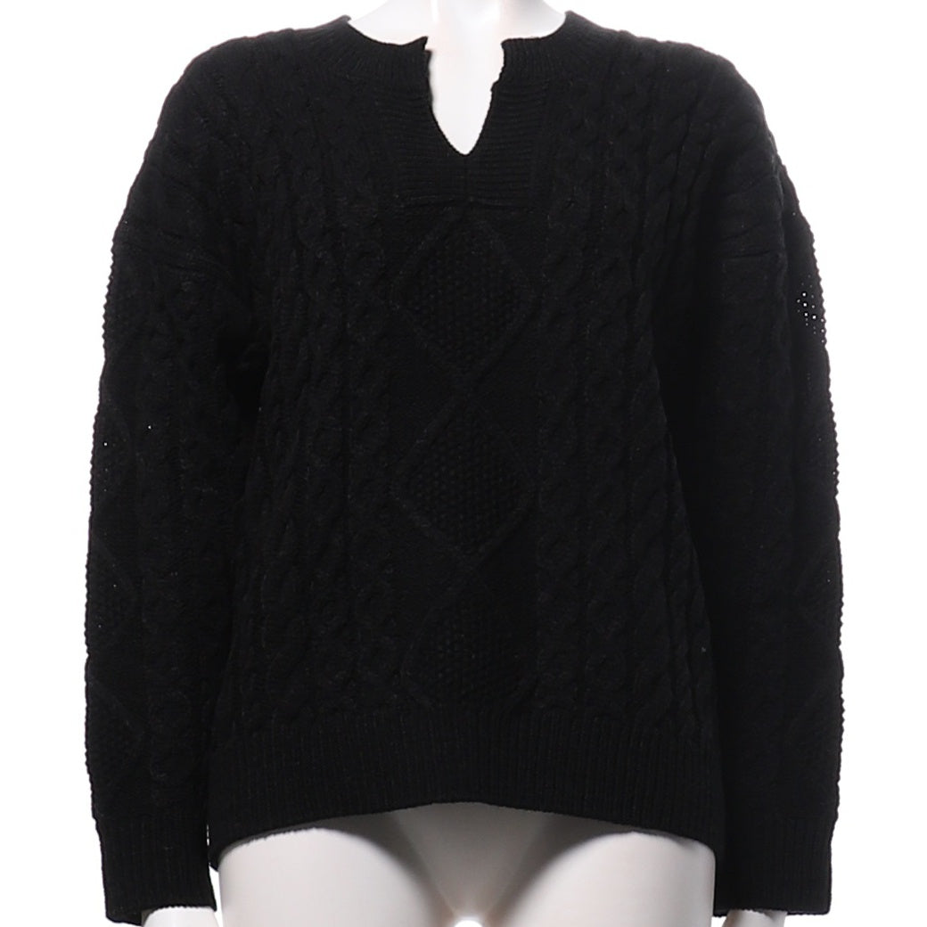 オープンフロントネックケーブル編みニット