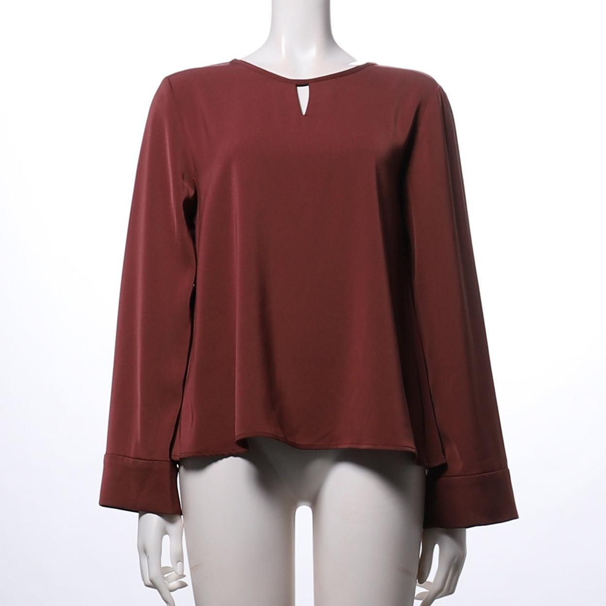 ネックラインカットアウトデザインワイドスリーブブラウス