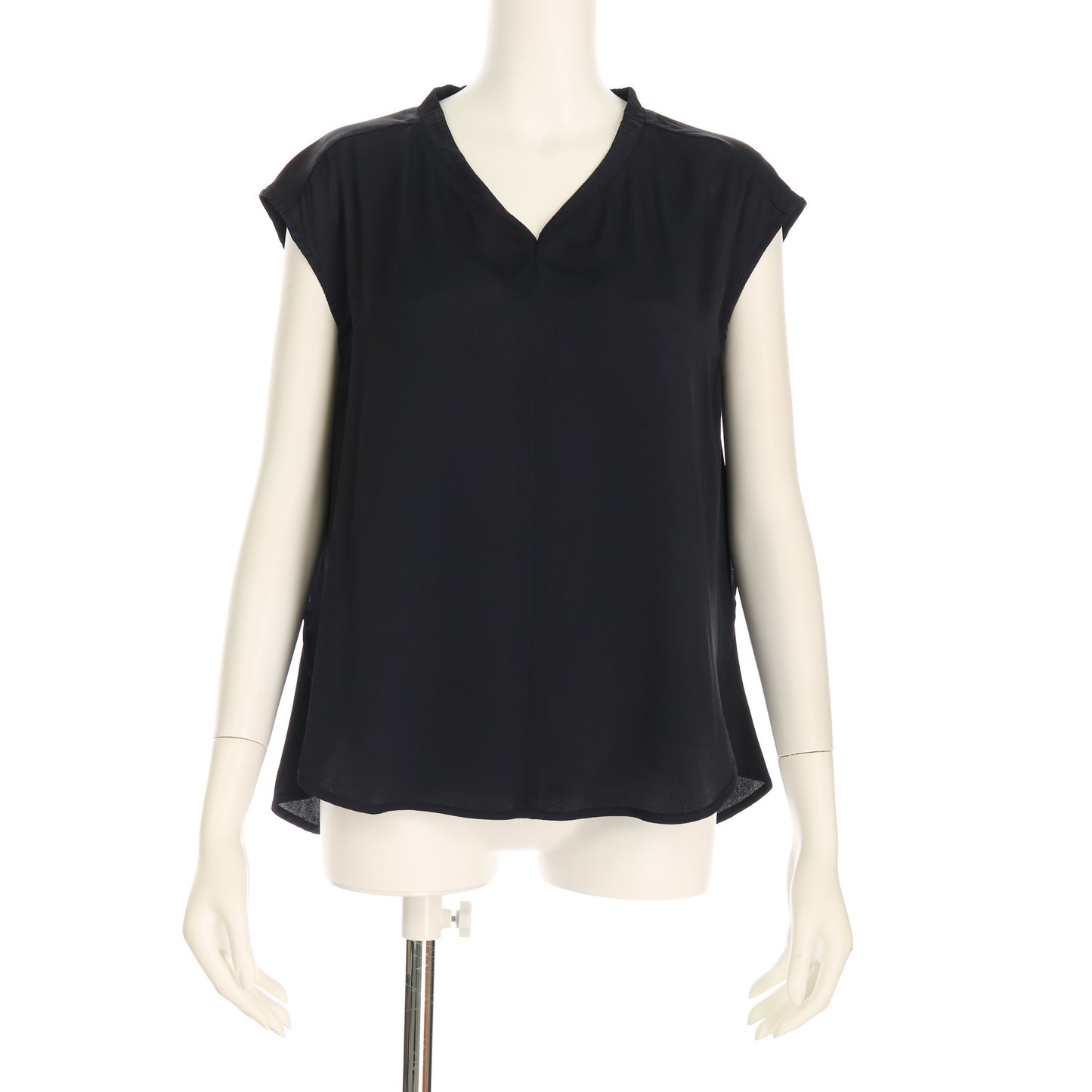 Vネックラインブラウス