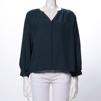 フロントボタンデザインブラウス