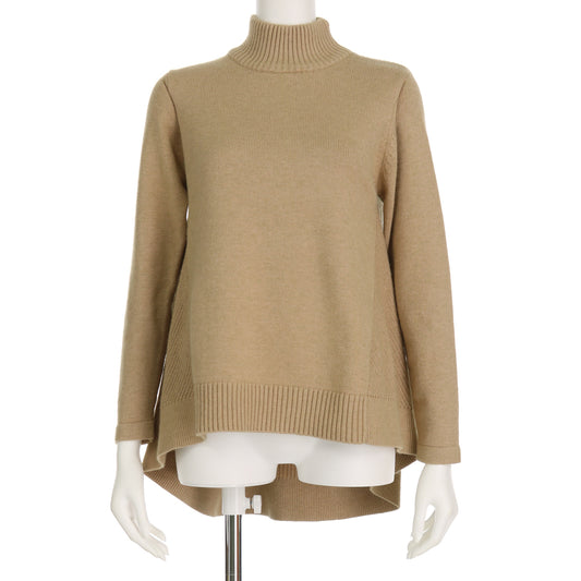 バックテールハイネックニット