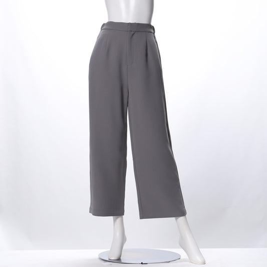 タック入りワイドパンツ