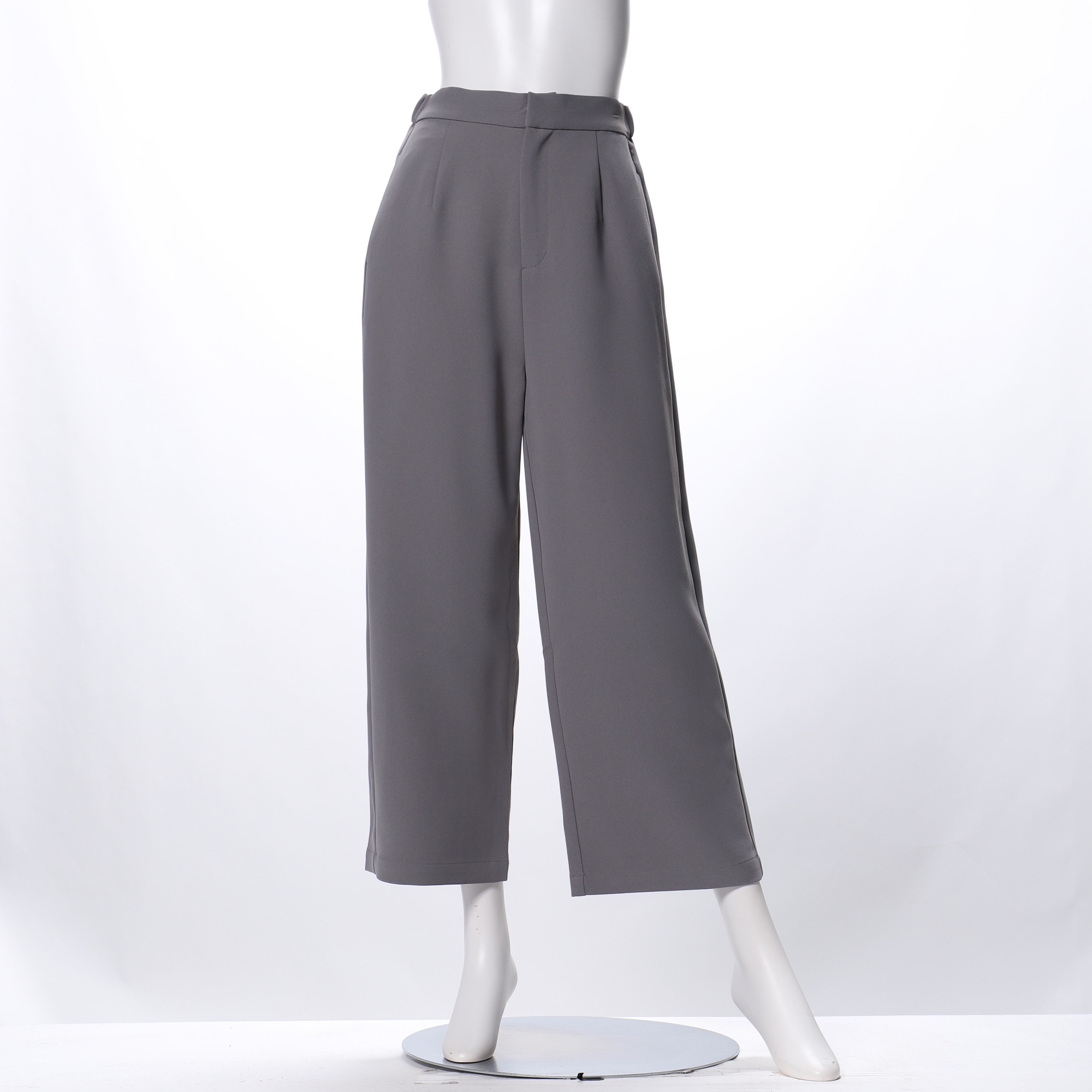 タック入りワイドパンツ