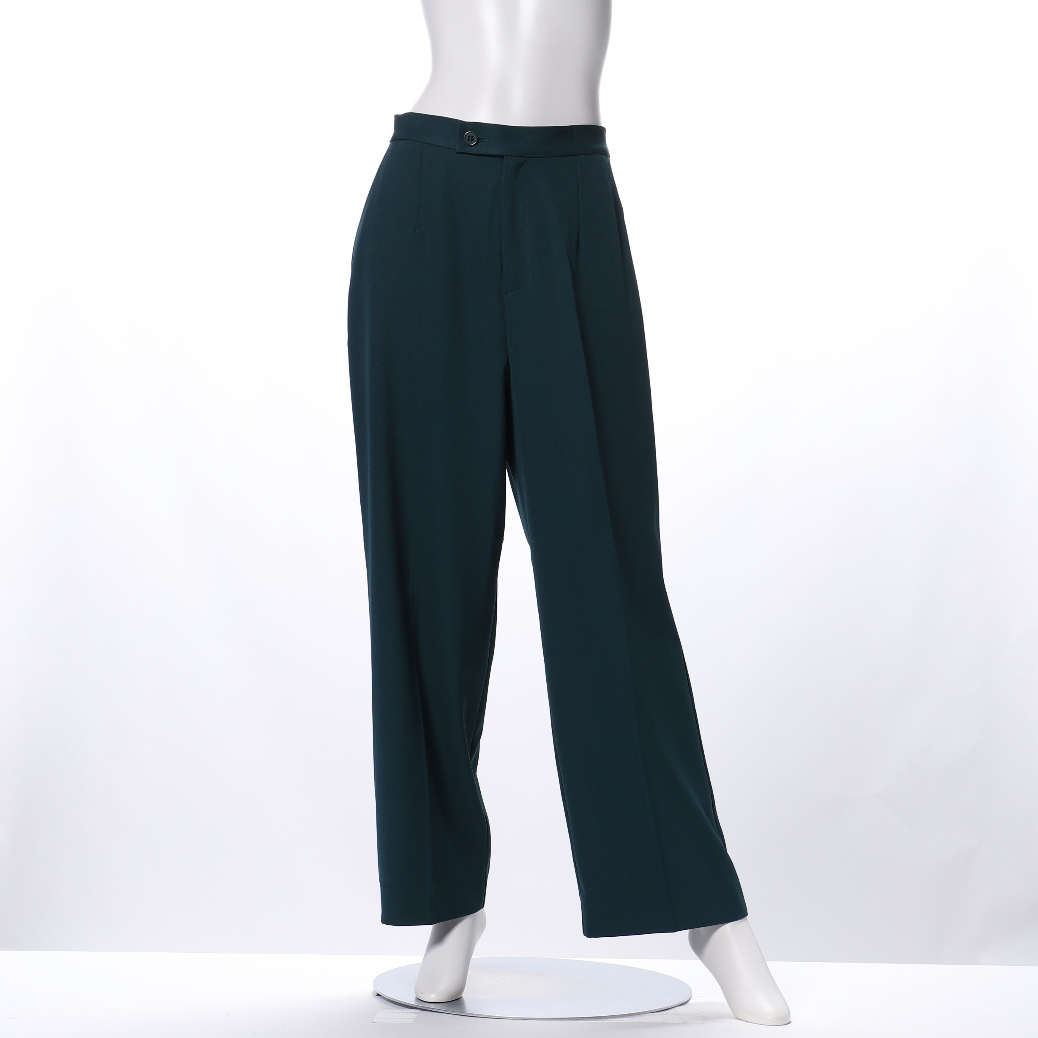 タック入りストレートパンツ