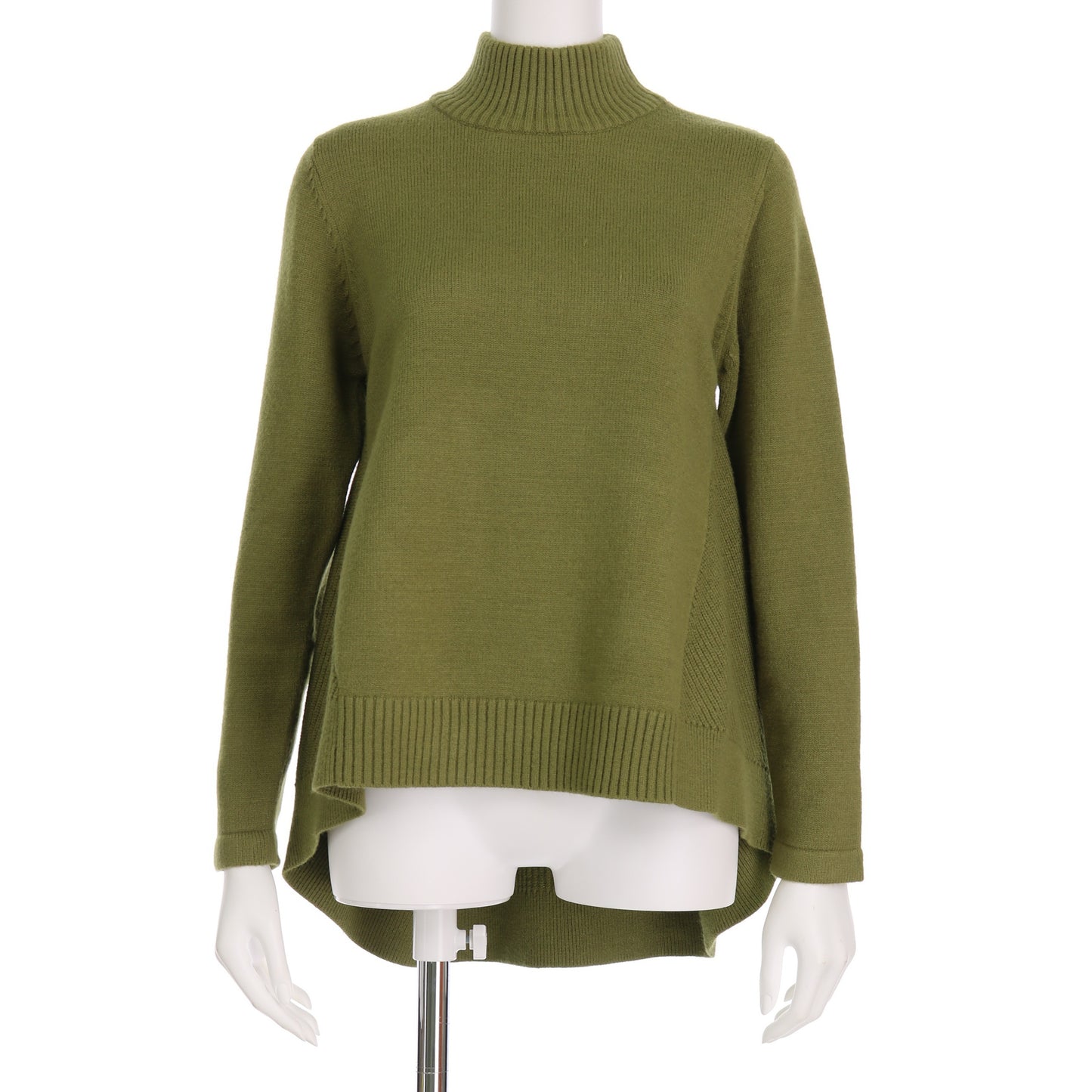 バックテールハイネックニット