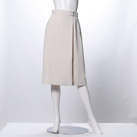 ラップ風タイトスカート