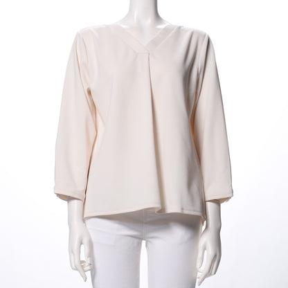 バックメタルパーツＶネックカットソー