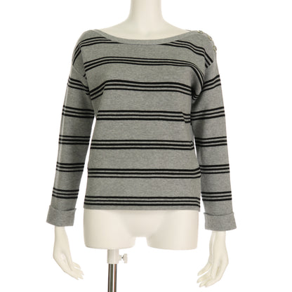 ボタン付きボーダー柄ニット