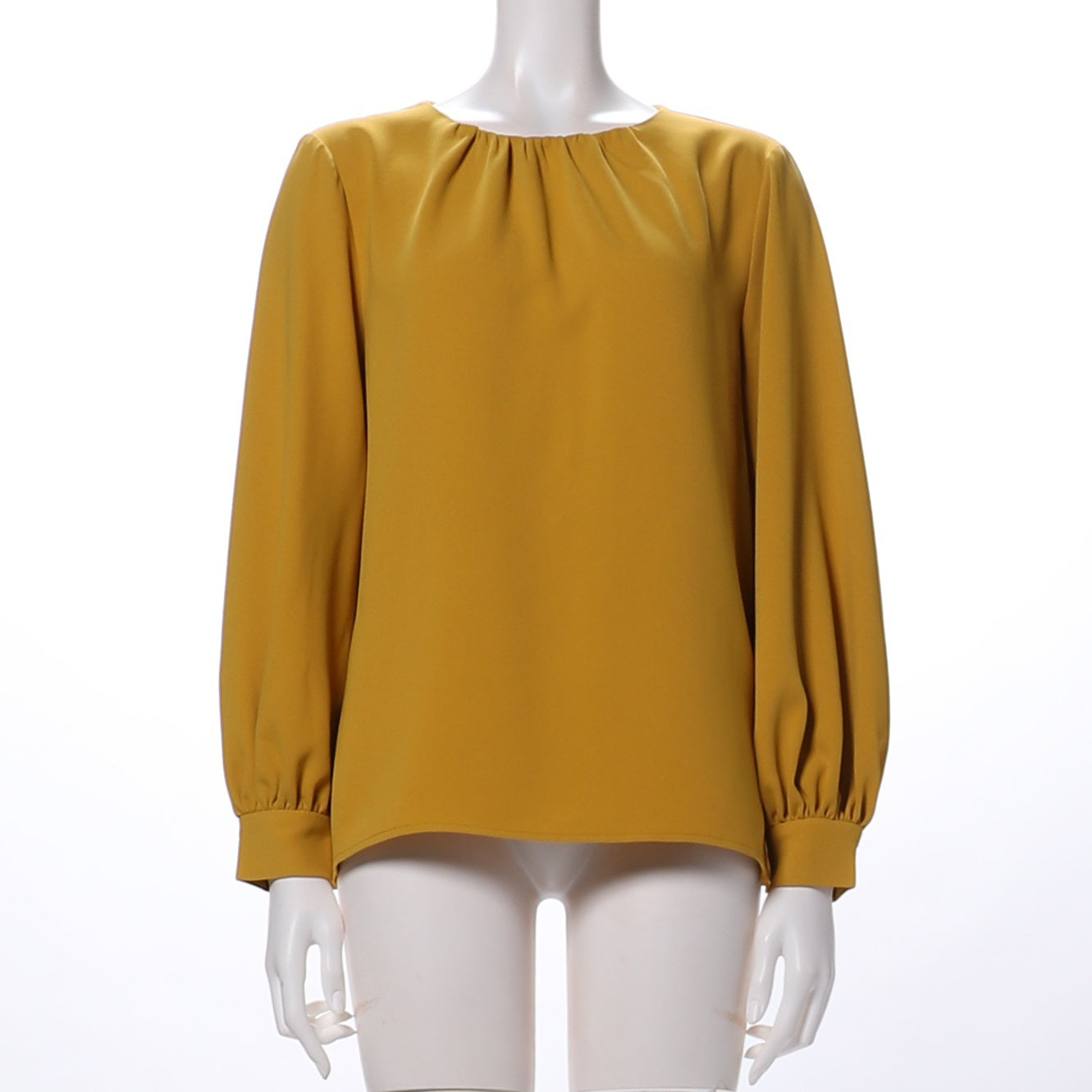 ギャザー付きネックラインブラウス