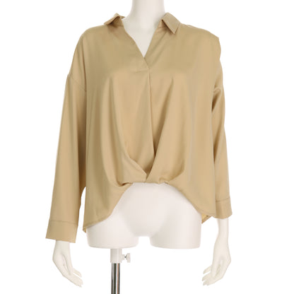 裾タックデザインスキッパーカラーブラウス