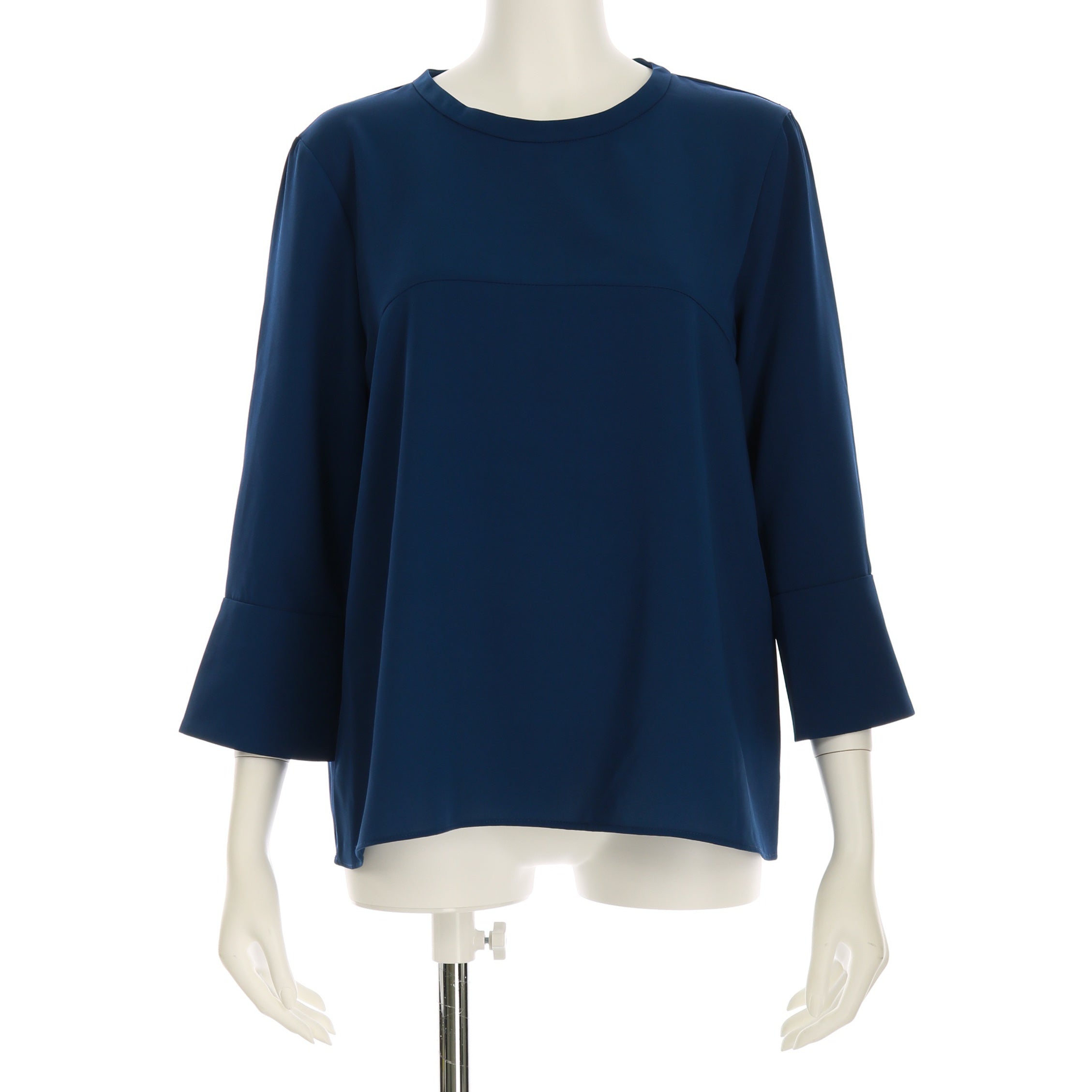 ゴールドボタンカフスブラウス