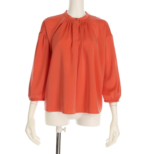 スタンドネックタックブラウス