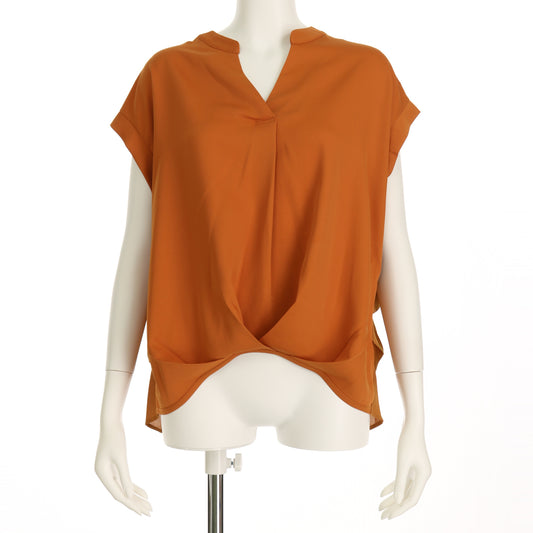 タックデザインブラウス