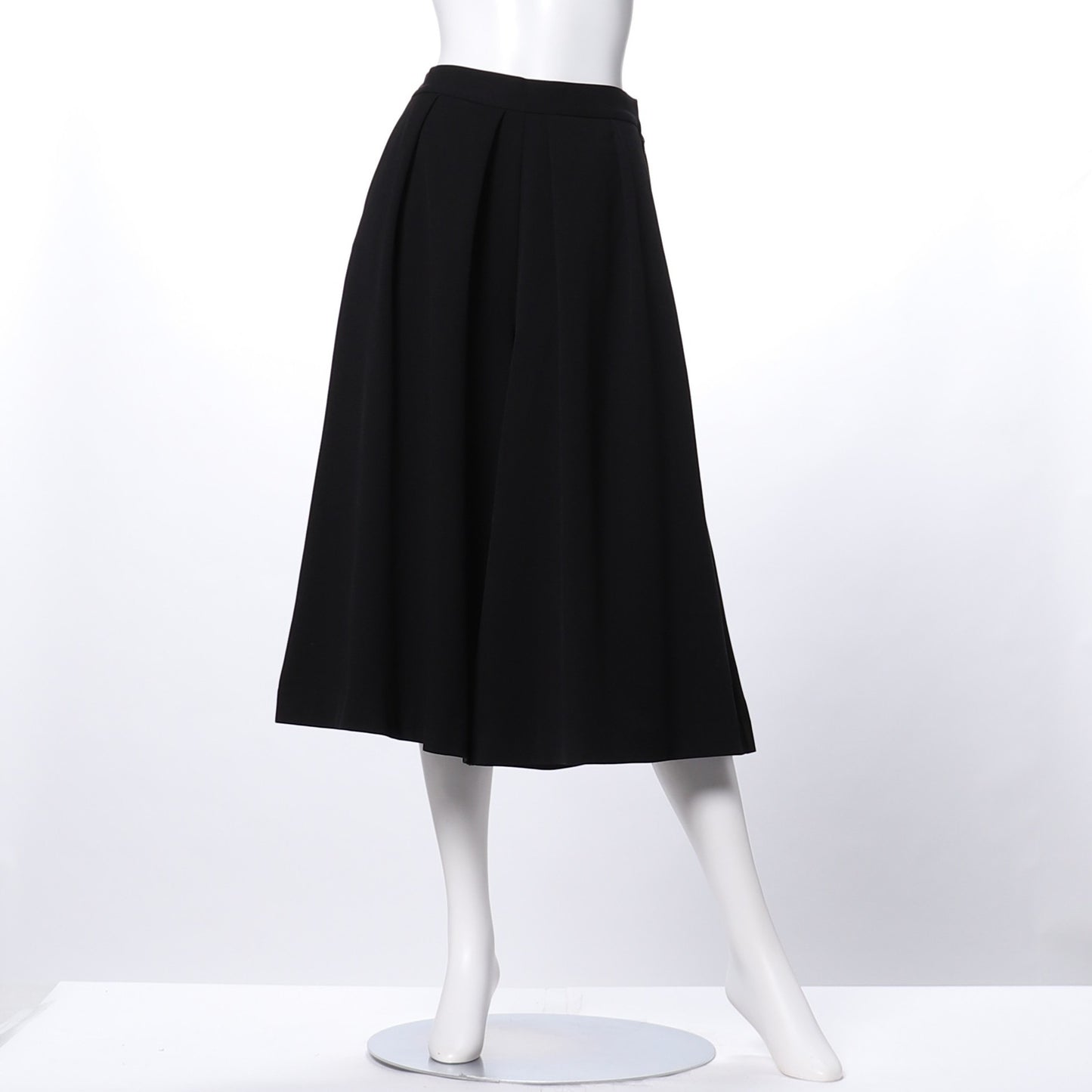 タック入りフレアパンツ