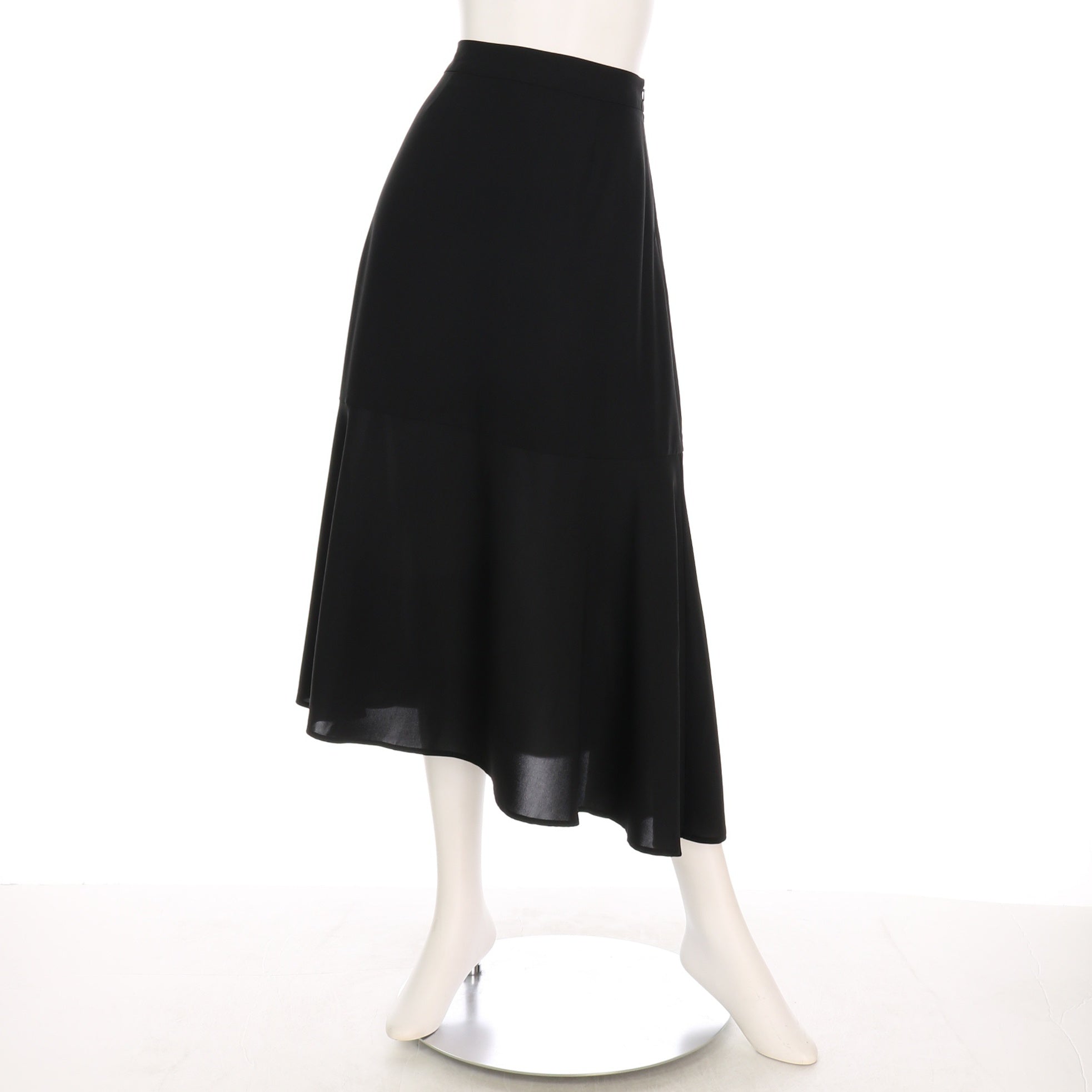 アシンメトリーデザインフレアスカート
