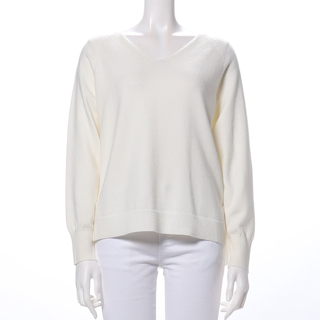 Vネックロング丈ニット