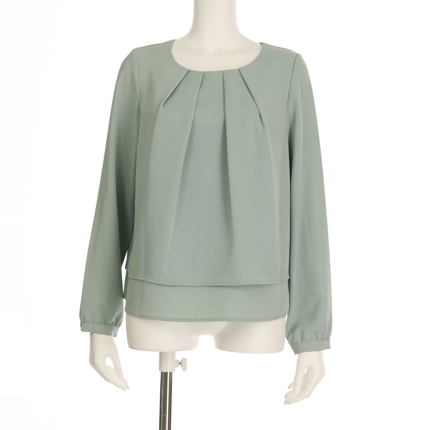 ネックラインタックブラウス