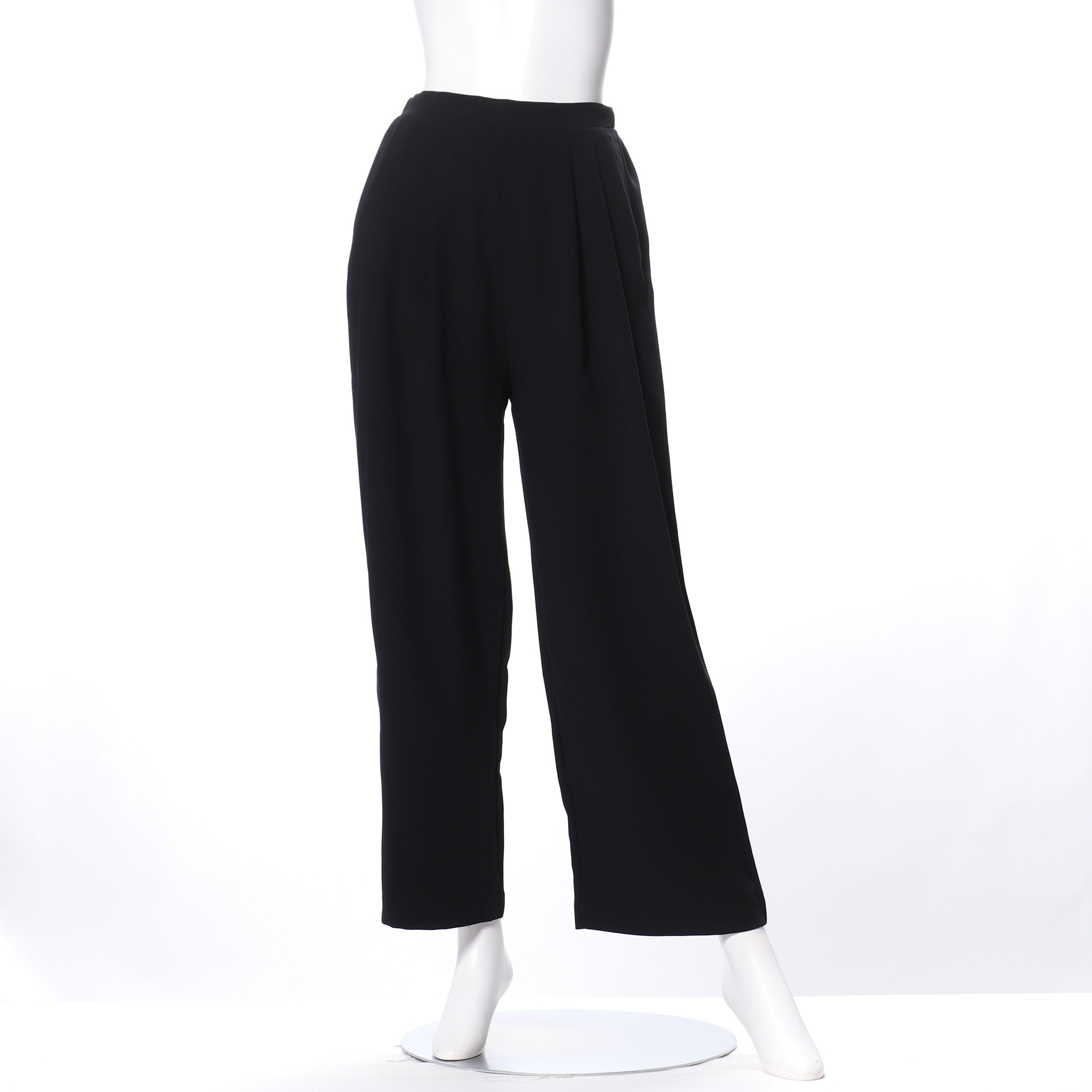 ストレートタックワイドパンツ