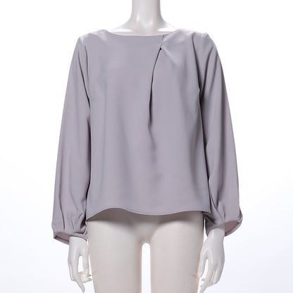 ネックラインタックブラウス