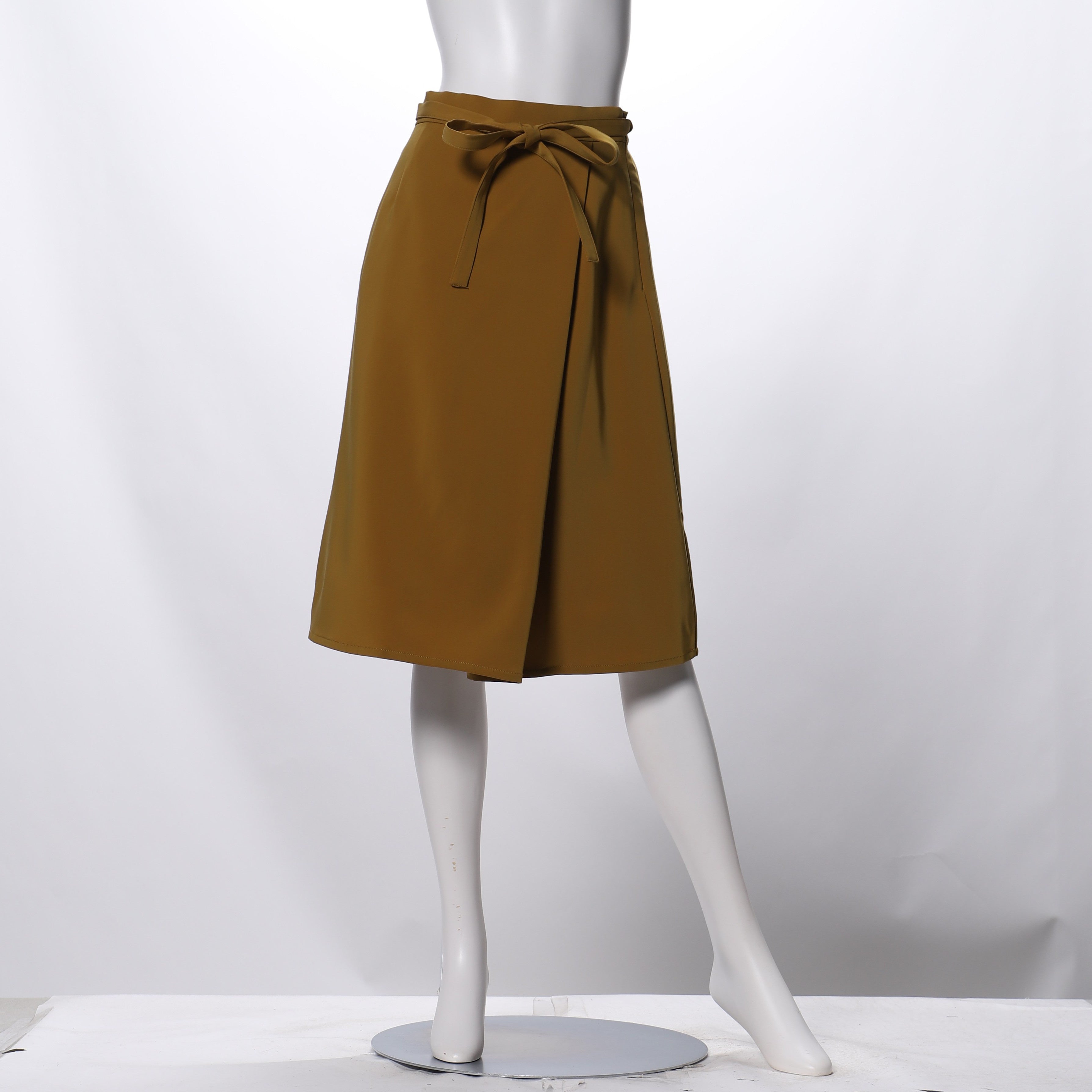 ウエストリボン付きラップ風スカート