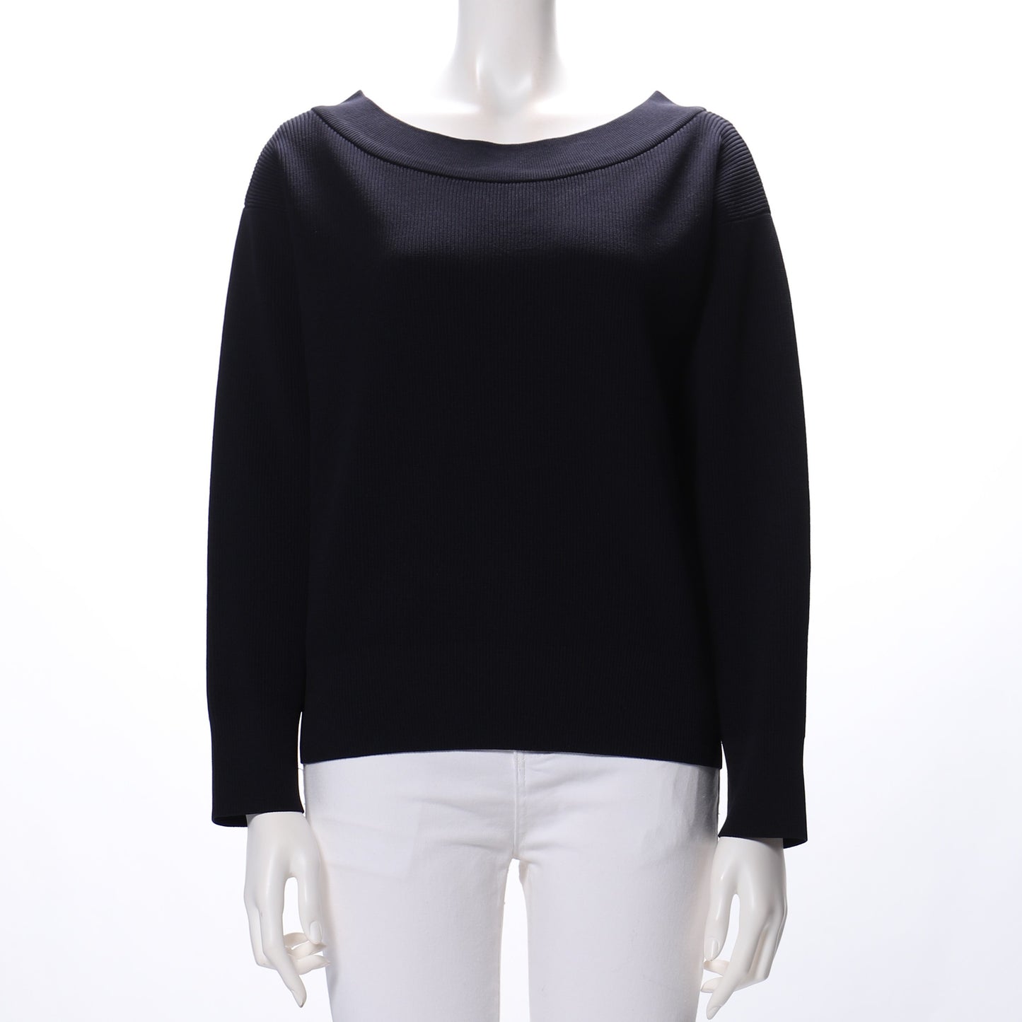 ボートネックニット