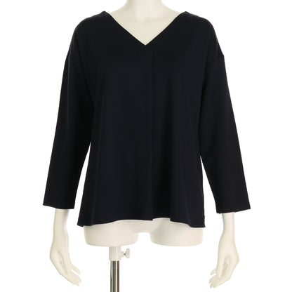 Vネックカットソー