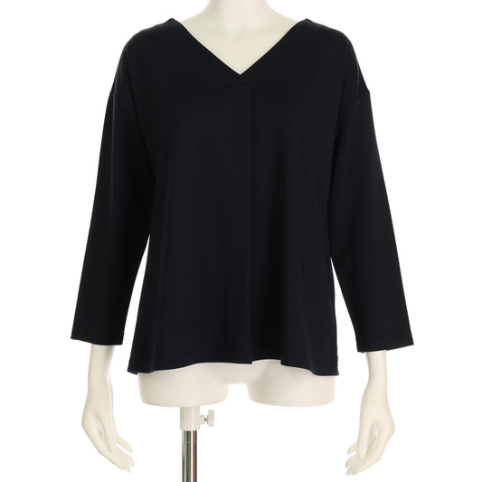 Vネックカットソー