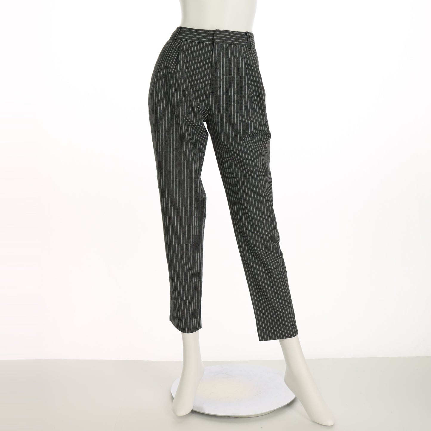 ストライプ柄ポケット付きテーパードパンツ