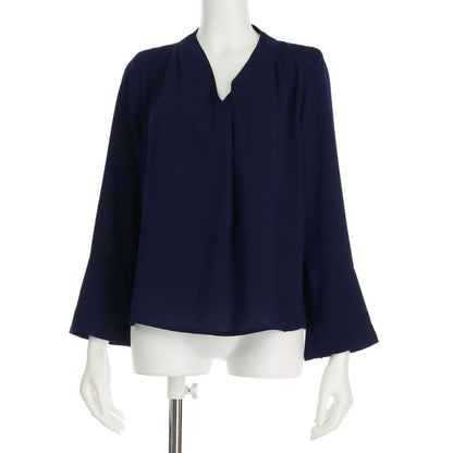 カフス袖Vネックブラウス