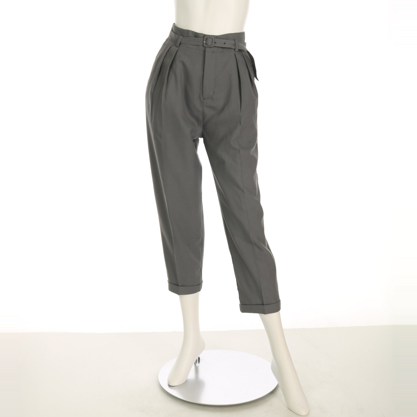 共布ベルト付きテーパードパンツ