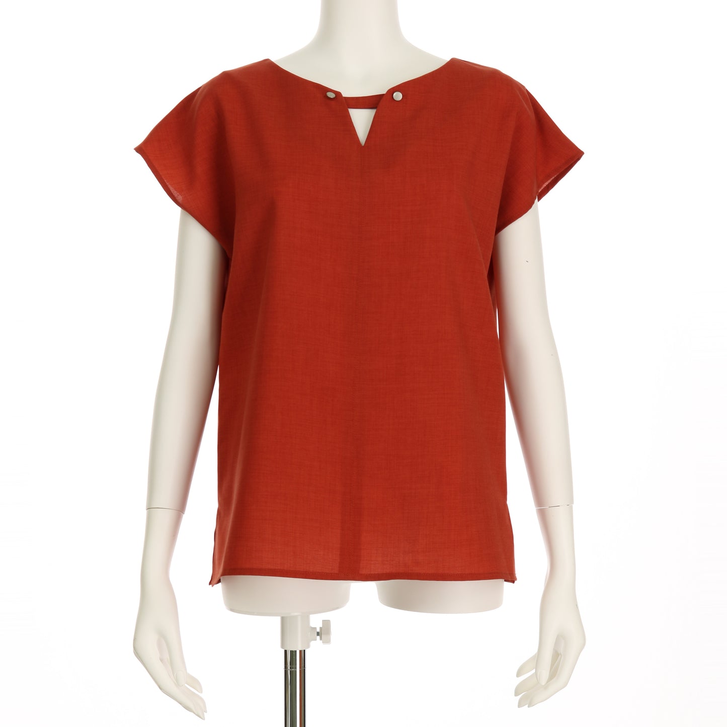 ネックラインアクセントブラウス