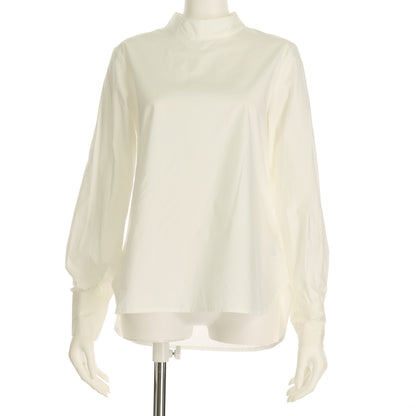 シンプルデザインブラウス