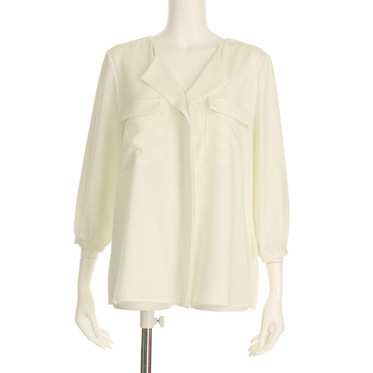 フラップポケット付きオープンフロントブラウス