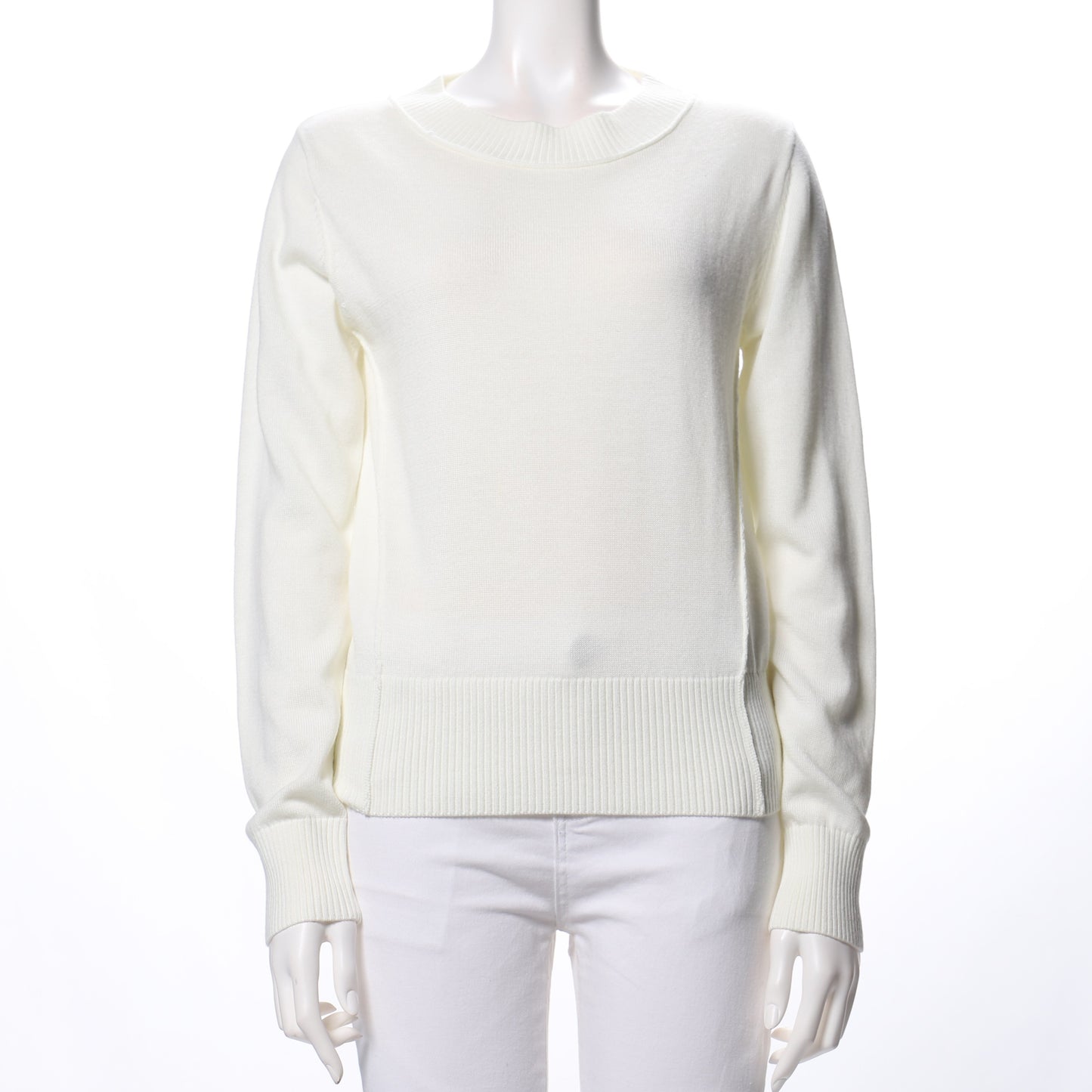 シンプルラウンドネックニット