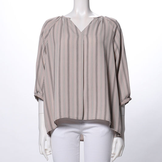 ストライプ柄スキッパーネックブラウス