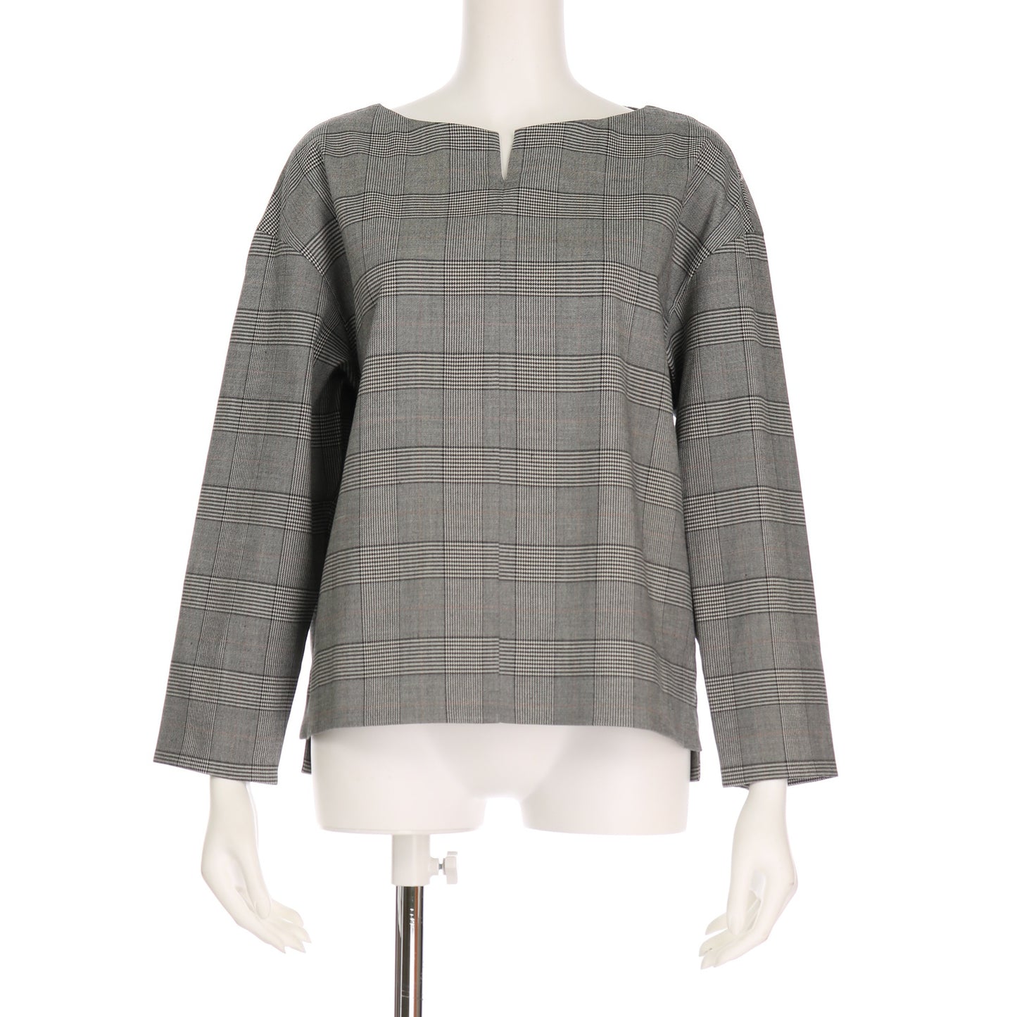 オープンフロントネックブラウス