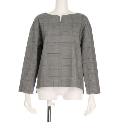 オープンフロントネックブラウス