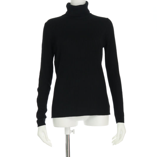 タートルネックリブニット