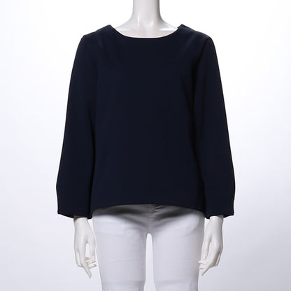 デコルテライン美人ラウンドネックブラウス