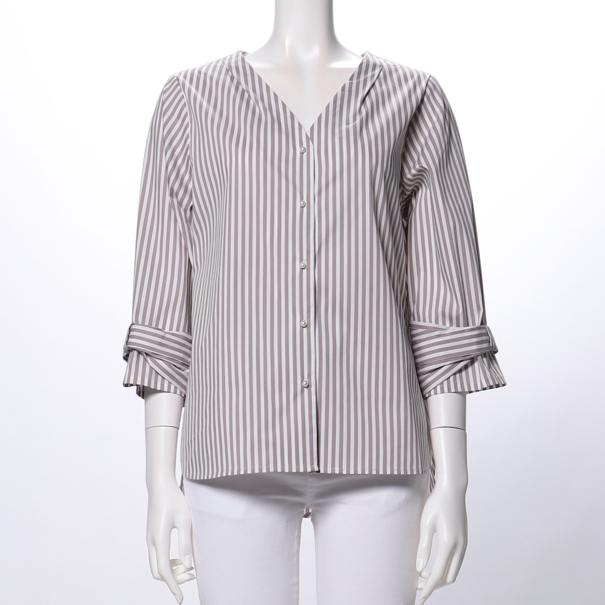 お袖デザインポイントVネックストライプブラウス