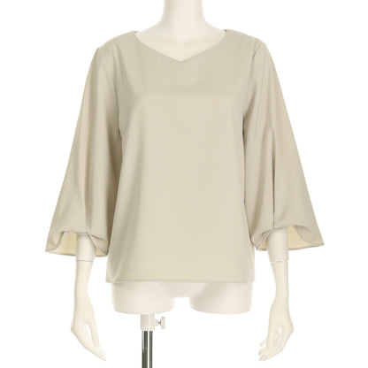 ツイスト袖Vネックブラウス