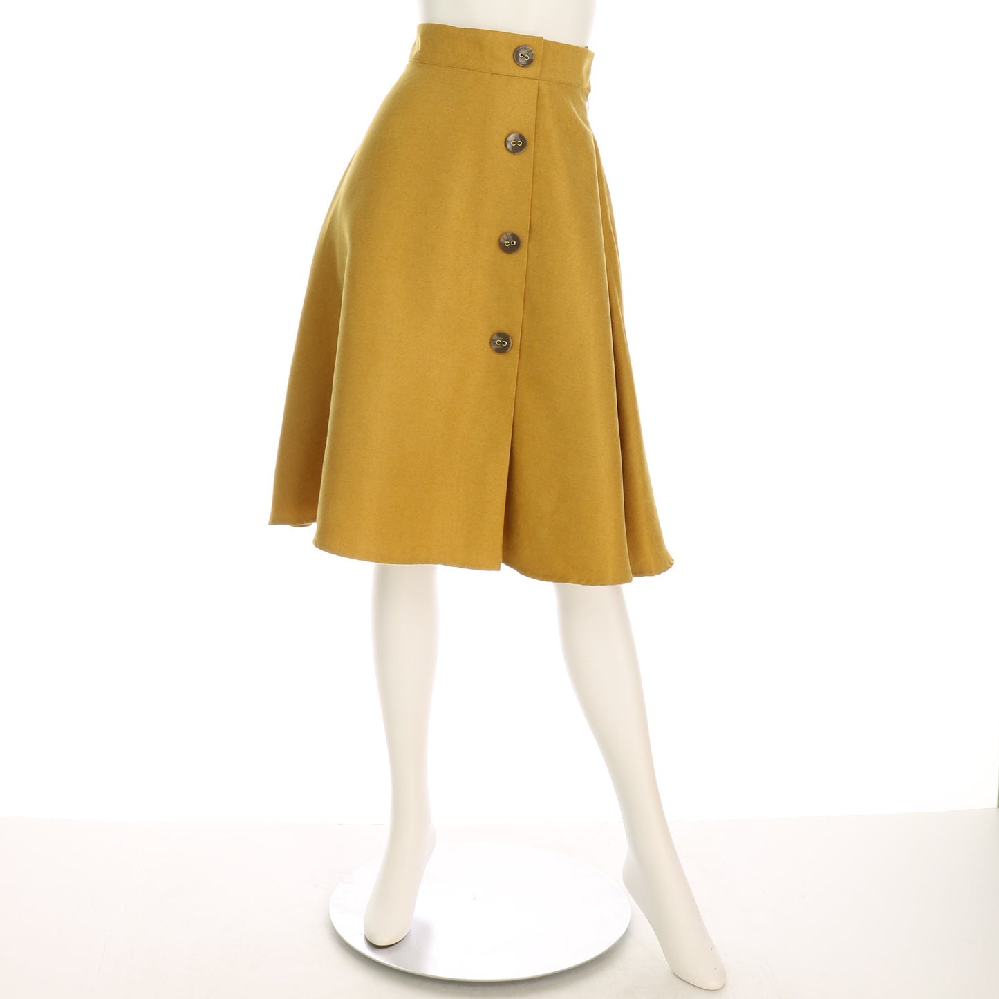 サイドボタンフレアスカート