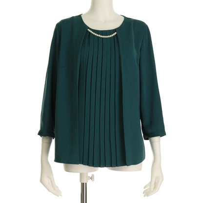 プリーツデザインパール付きブラウス